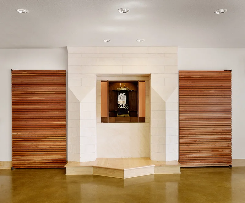 Chabad straighton 76771_open.jpg