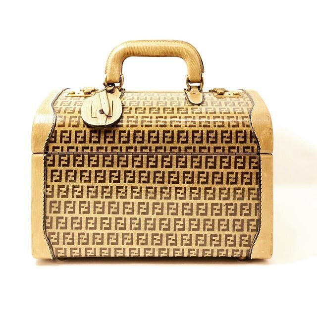 #vintagefendi beauty case from 1975 . So unique !