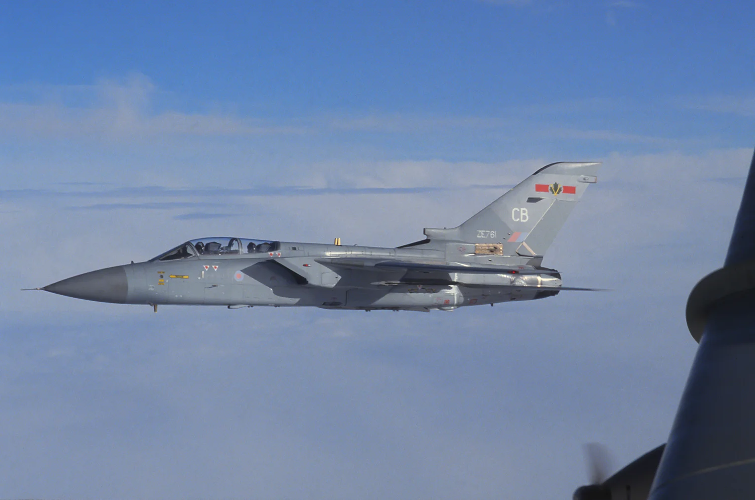 ZE761-001LRPS-1500PX.jpg
