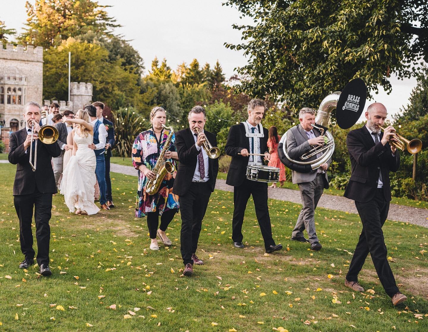 As the summer wedding season comes to a close we remember all of the wonderful venues we have performed at and beautiful couples we have celebrated with!
Conga on the lawn anyone? 

#brassjunkies #6pieceband #brassjunkiesbrassband #brassjunkiesparade
