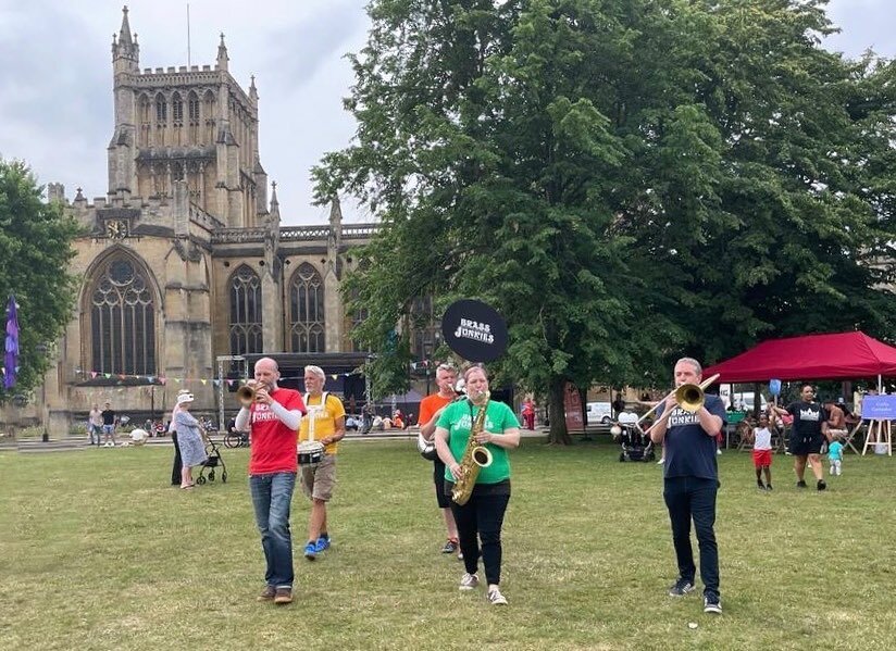 Had some lovely outdoor bookings in #bristol recently performing at @festofnature @heartofbs13 and for the #partyonthegreen @bristolcathedral @stgeorgesbris - Look at that band formation!!
#left234 #suncream #trumpet #trombone #tenorsax #sousaphone #