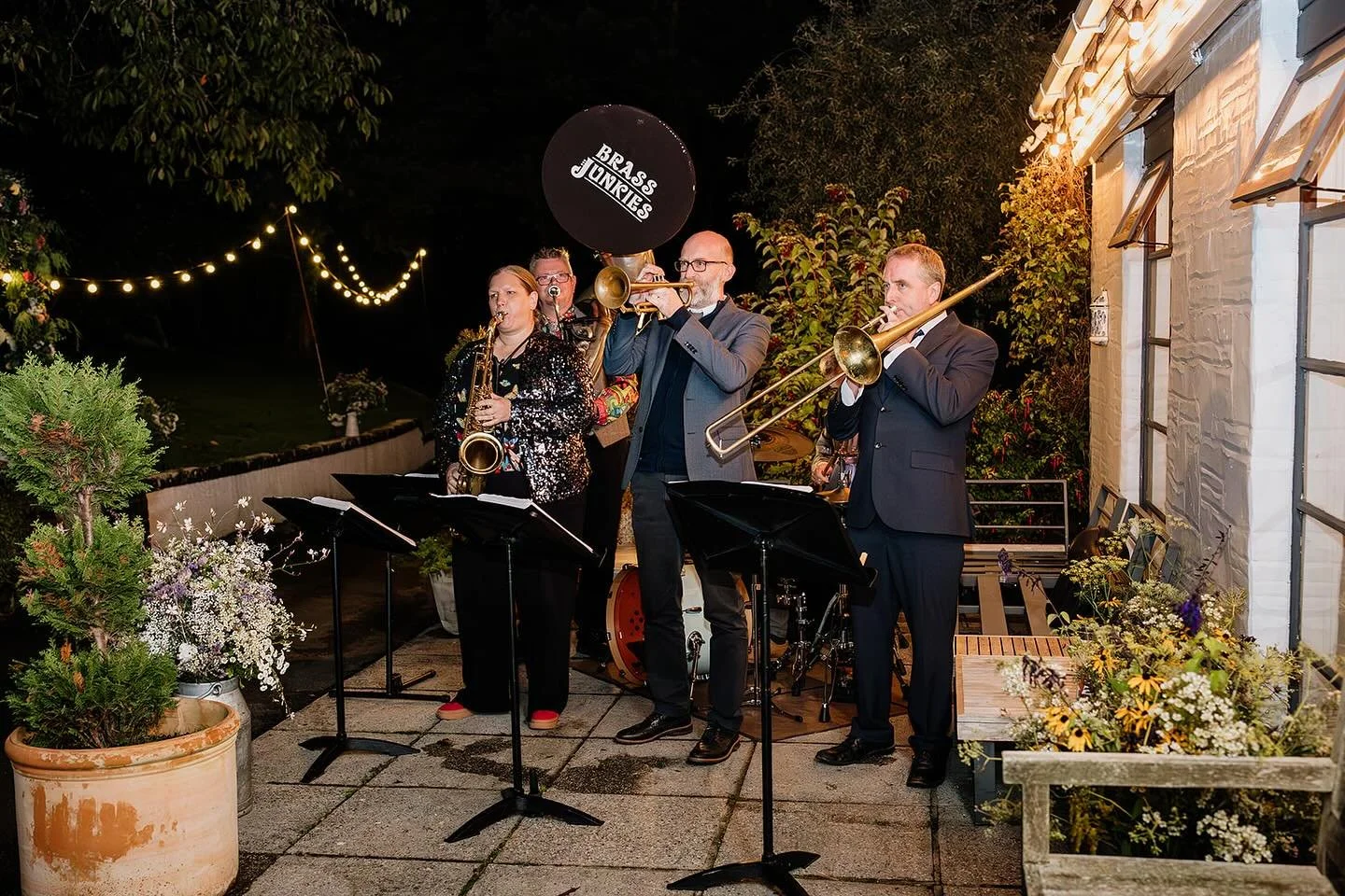 Brass Junkies September wedding near Looe, Cornwall performing outside for the first dance and evening guests. 
Photo by @charlotteathertonphotography 
Venue @thegatecornwall 
#brassjunkies #brassjunkiesbrassband #weddingbrassband #functionbrassband 