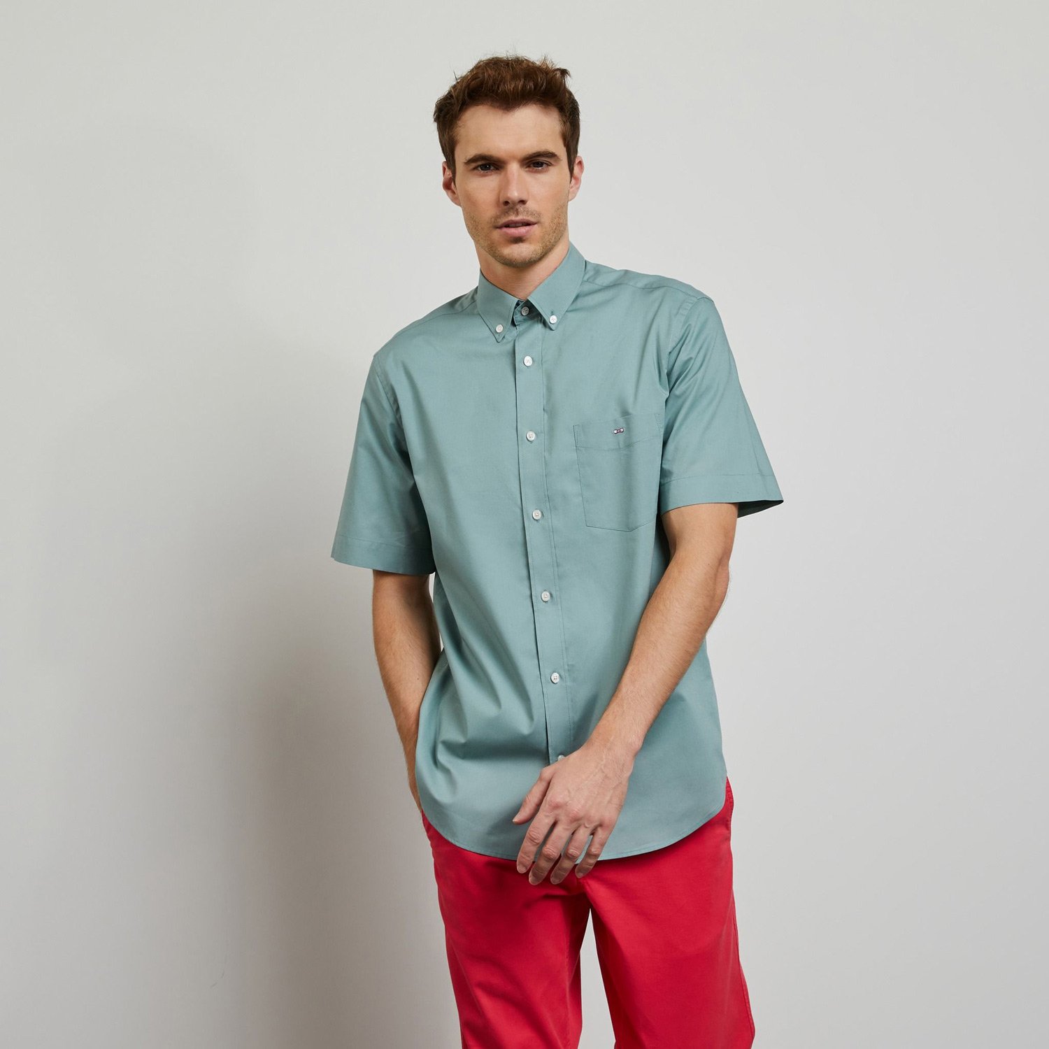 Front view of model wearing Eden Park Short-Sleeve Shirt in Green