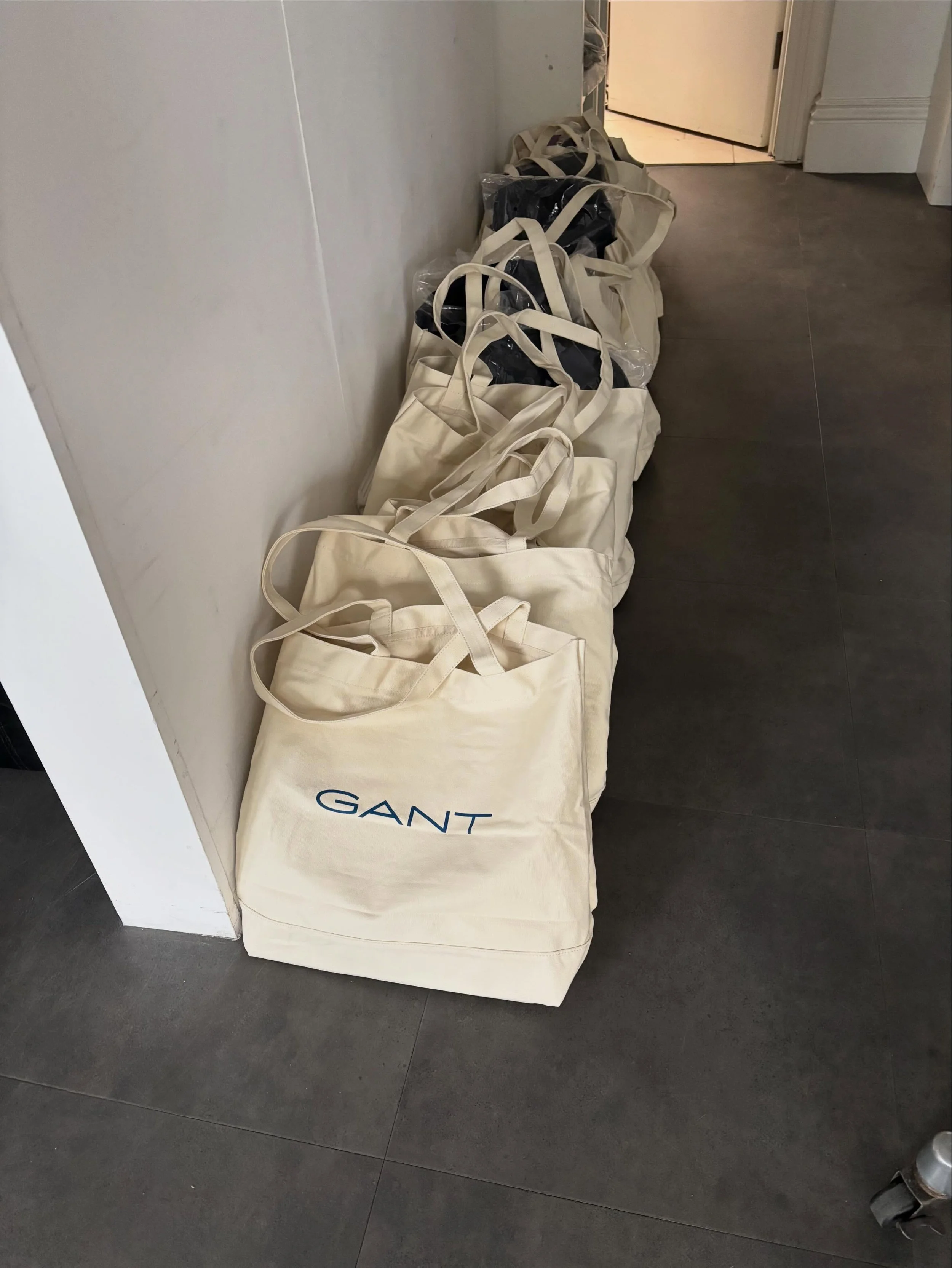 What an amazing VIP event tonight, thanks to our BFF Bosseau from @swirlwinebardorking for drinks and nibbles all our lovely friends and customers who came along to support. 

Plus the best Goody Bags EVER thanks to GANT, Eden Park, Hackett, SAND Cop