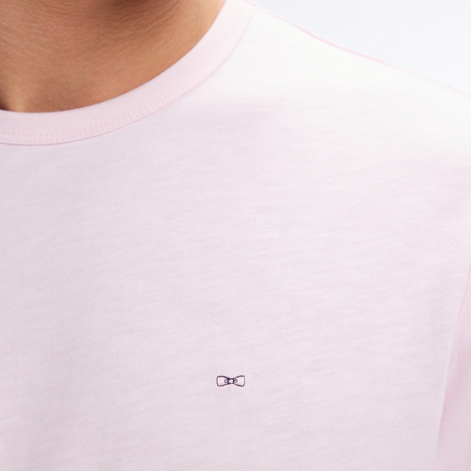 Close View of Model in Eden Park Lightweight T Shirt in Soft Pink