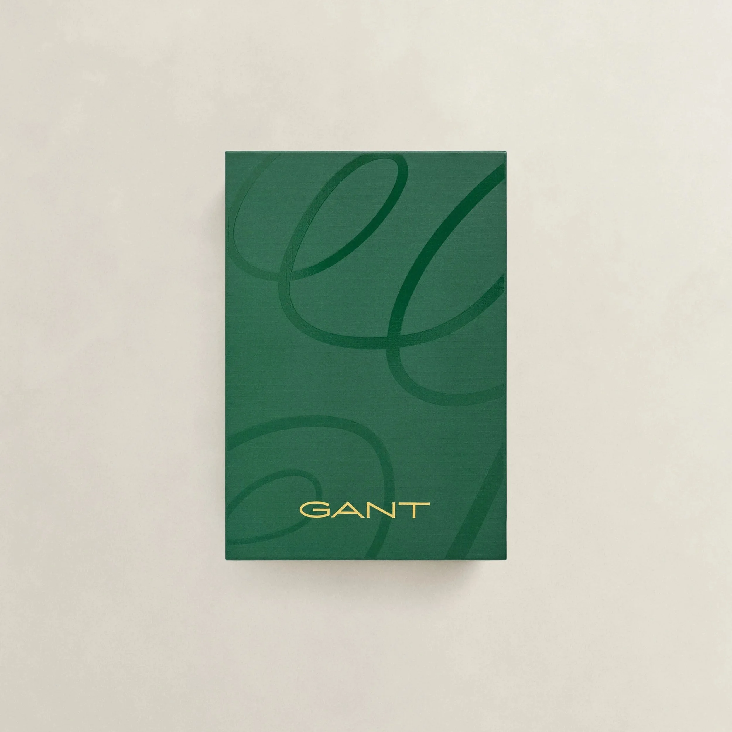 Closed Box View of GANT Striped Trunk 3 Pack Gift Box in Tartan Green and Burgundy