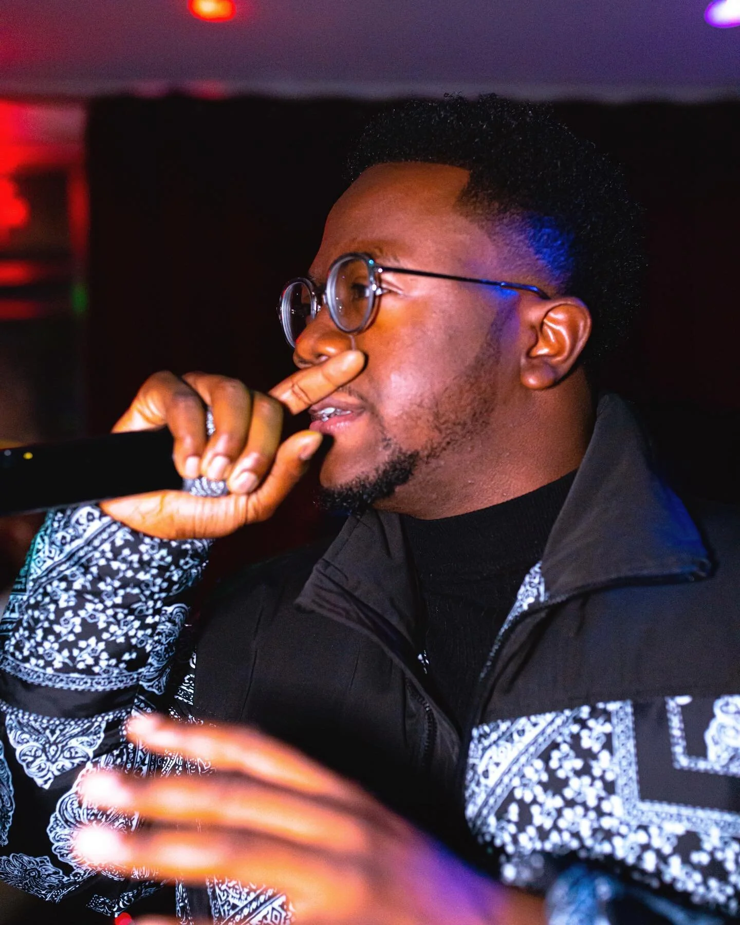 You push back and i&rsquo;ll &hellip; well you already know what happens 😂😏🔥 

Shot @ Mortalent Open Mic by  @mor.bookings 

Tap in if you wanna pull up with me to some open mic&rsquo;s in Bklyn and practice your new music.

Hello Fresh Cut 

#Gre