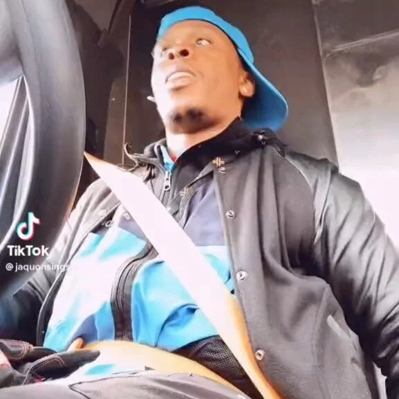 &lt;SWIPE&gt;
Your work day is almost finished with work today so your time machine set to weekend and let me send you your weekend plans 
Powered by @iamjaquonsings 😂

#Brooklyn #Rollerskate #GregoryWilson #Events #DateNight #NYCABC #BrooklynDateNi