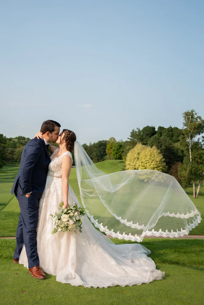 Hamilton Golf and Country Club Wedding Photography with Soundslikeyellowphotography