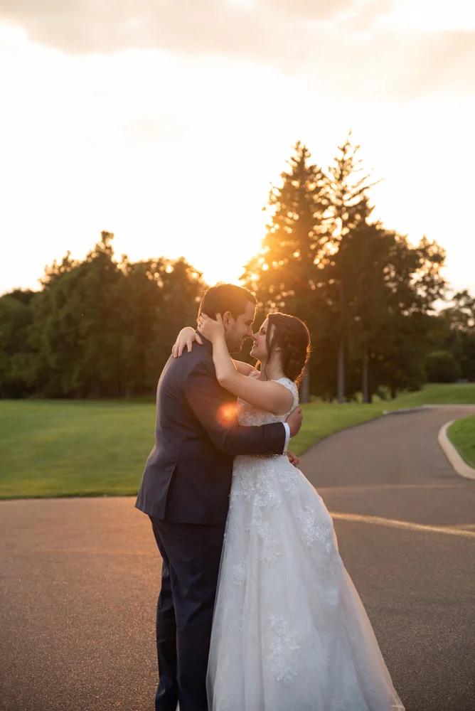 Hamilton Golf and Country Club Wedding Photography with Soundslikeyellowphotography