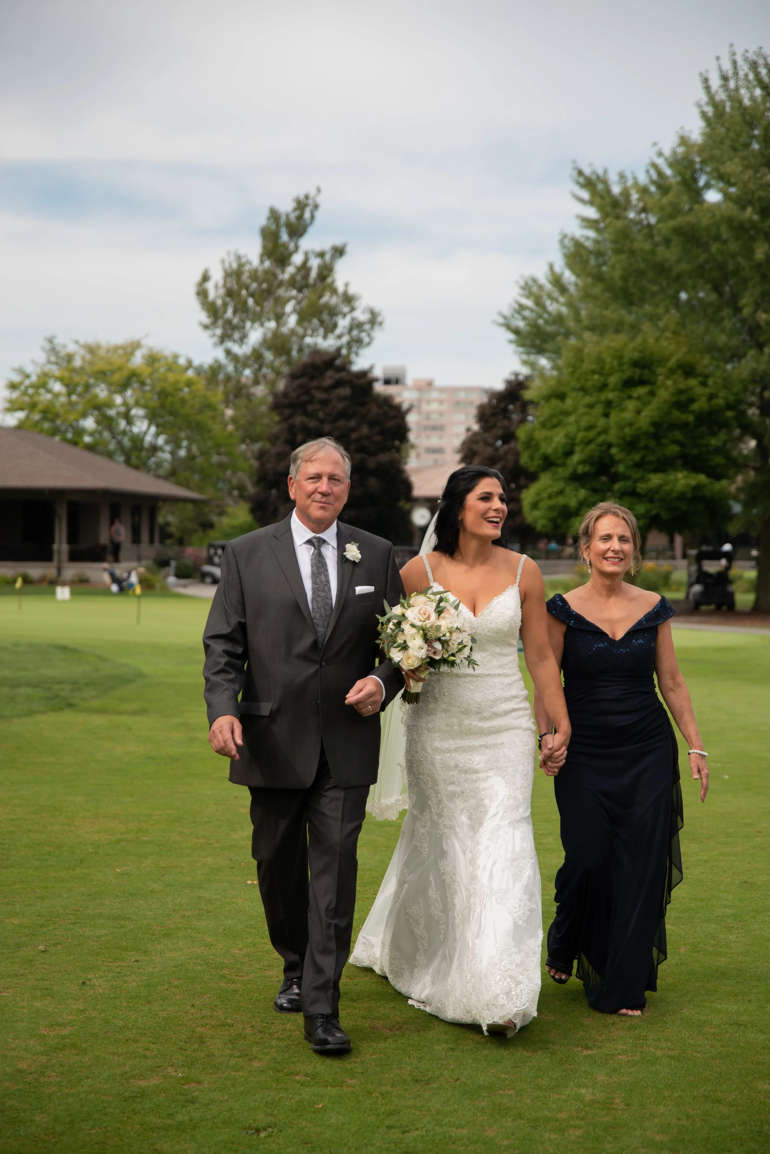 St. Catharines golf and country club wedding with soundslikeyellowphotography