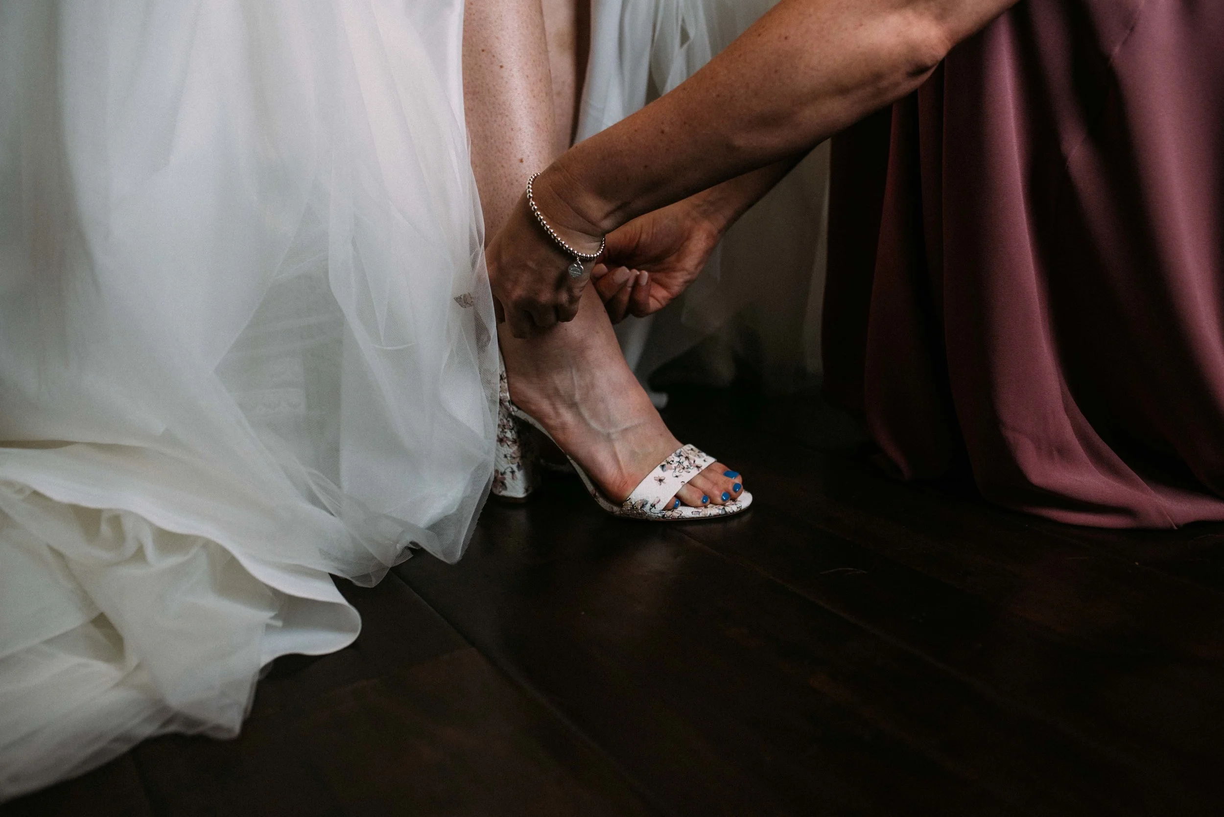 Dundas Valley Golf and Curling Club Wedding with Soundslikeyellowphotography