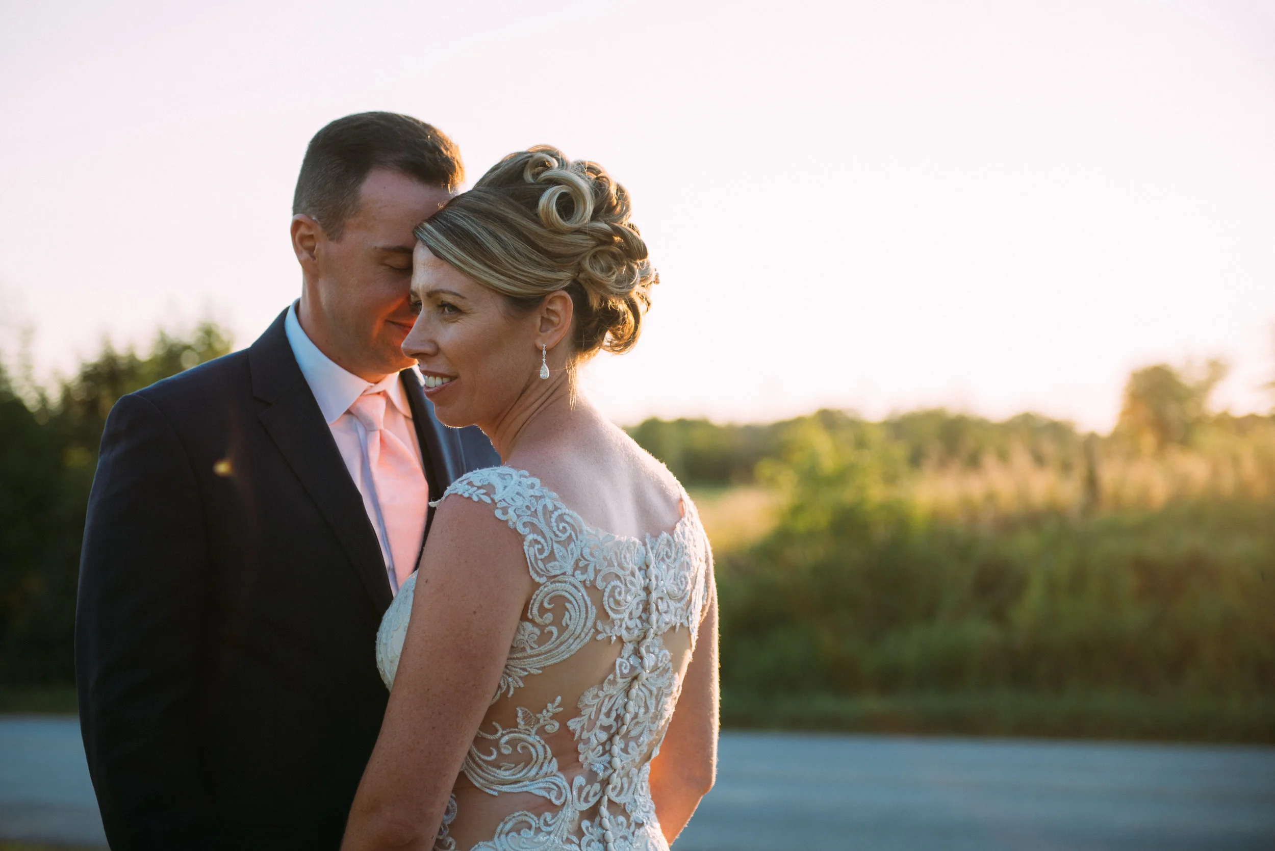Backyard wedding in Milton Ontario with Soundslikeyellowphotography