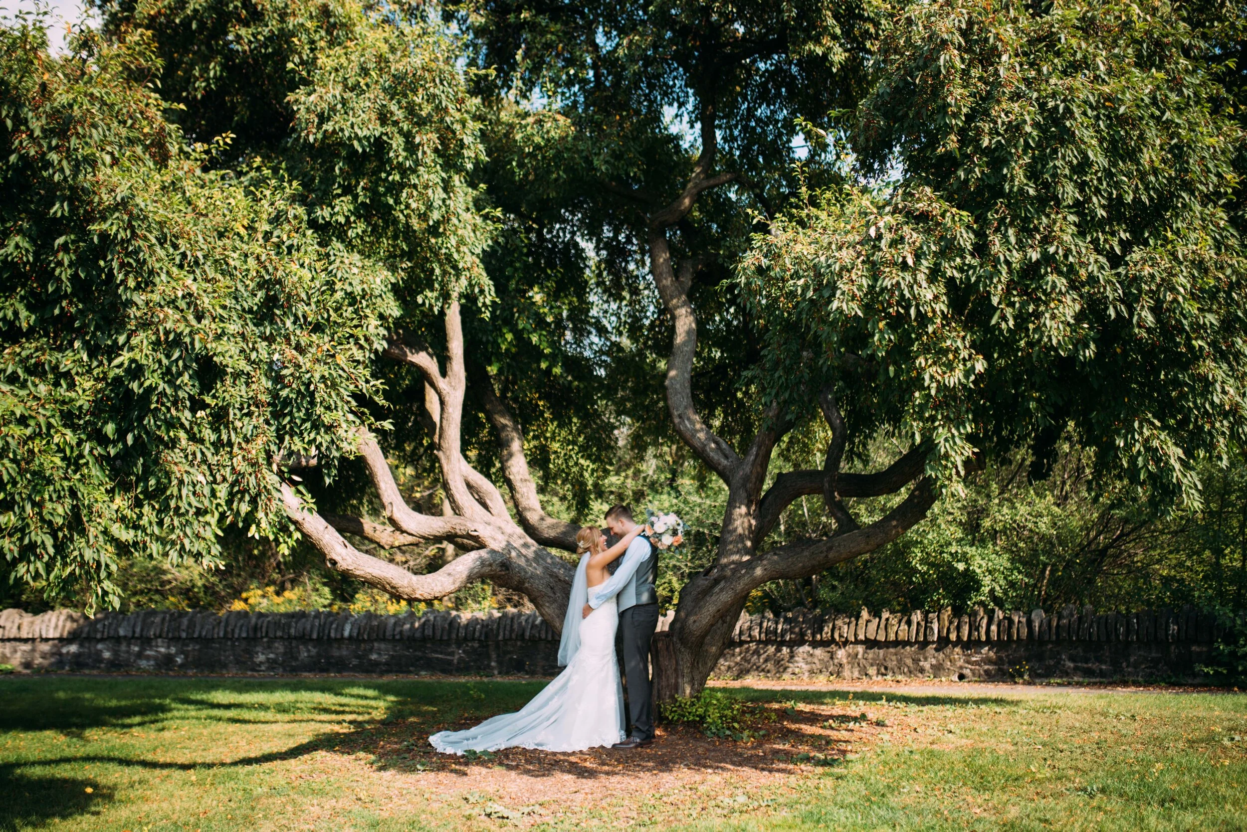 Hamilton backyard wedding with soundslikeyellowphotography
