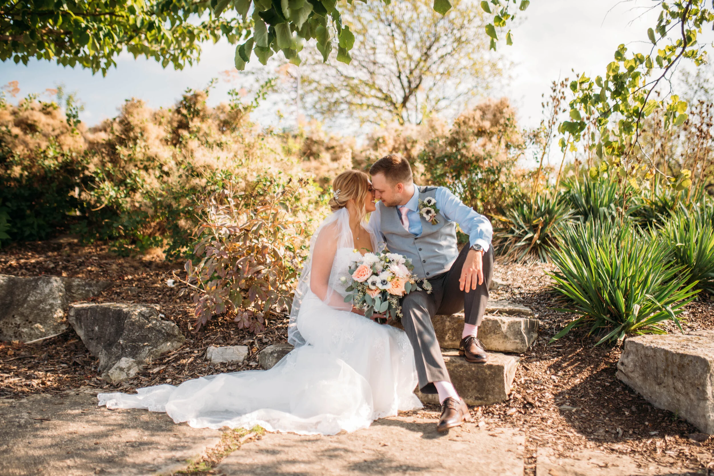Backyard Hamilton wedding photography with soundslikeyellowphotography