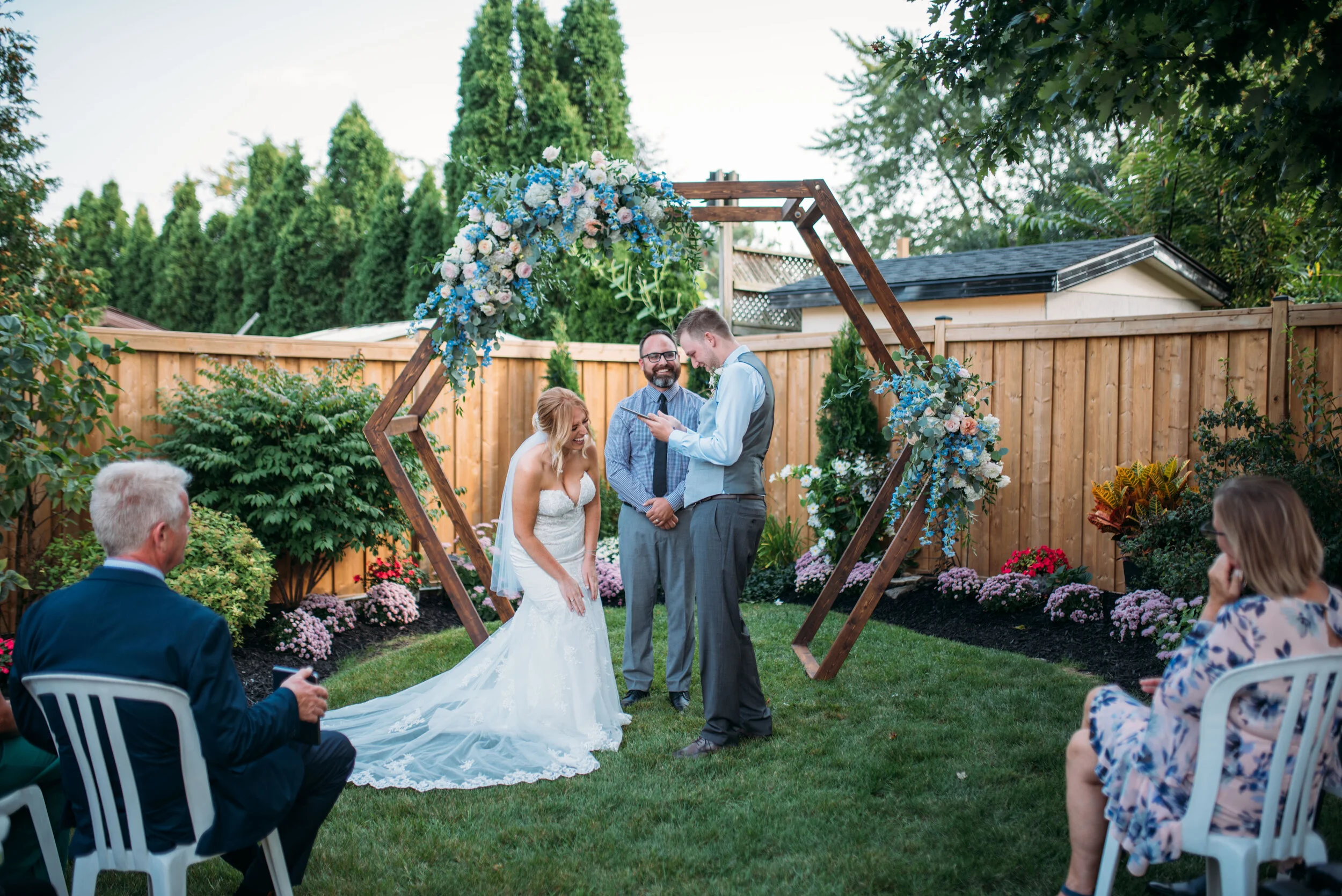 Backyard Hamilton wedding photography with soundslikeyellowphotography