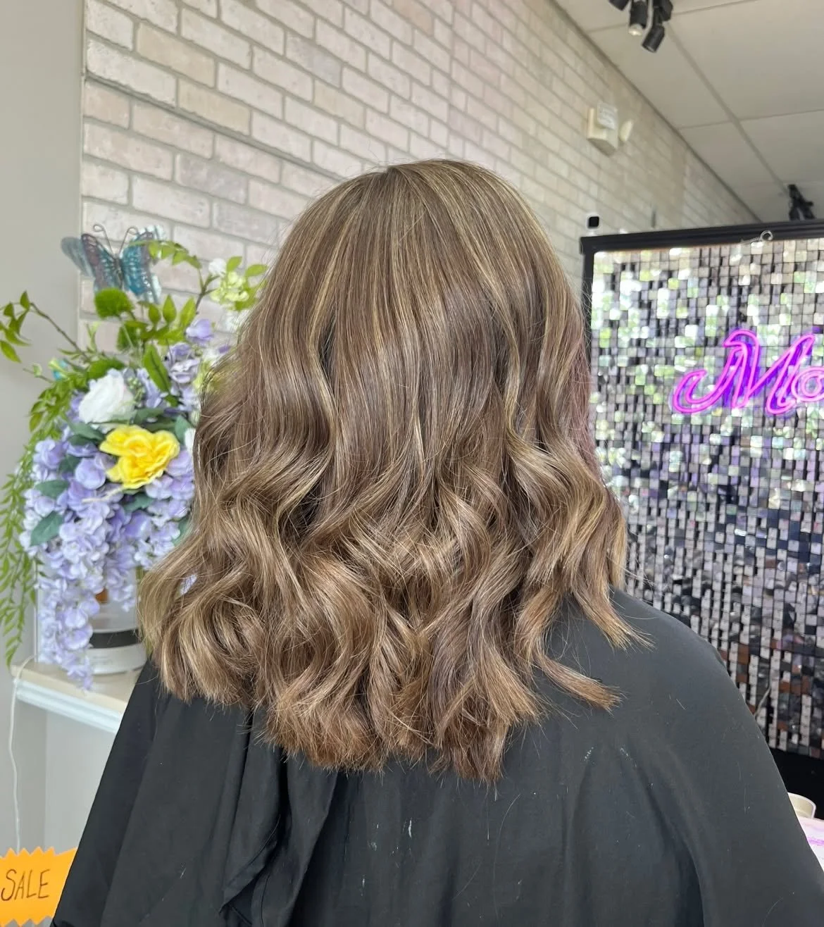 In need of a big transformation for this fall/winter? Call (248) 714 5739 or book online with Hannah! @hannnah.didmyhair 
 #hairtransformation #kenracolor #shades #shadeseq #highlandhair #michiganhairstylist
