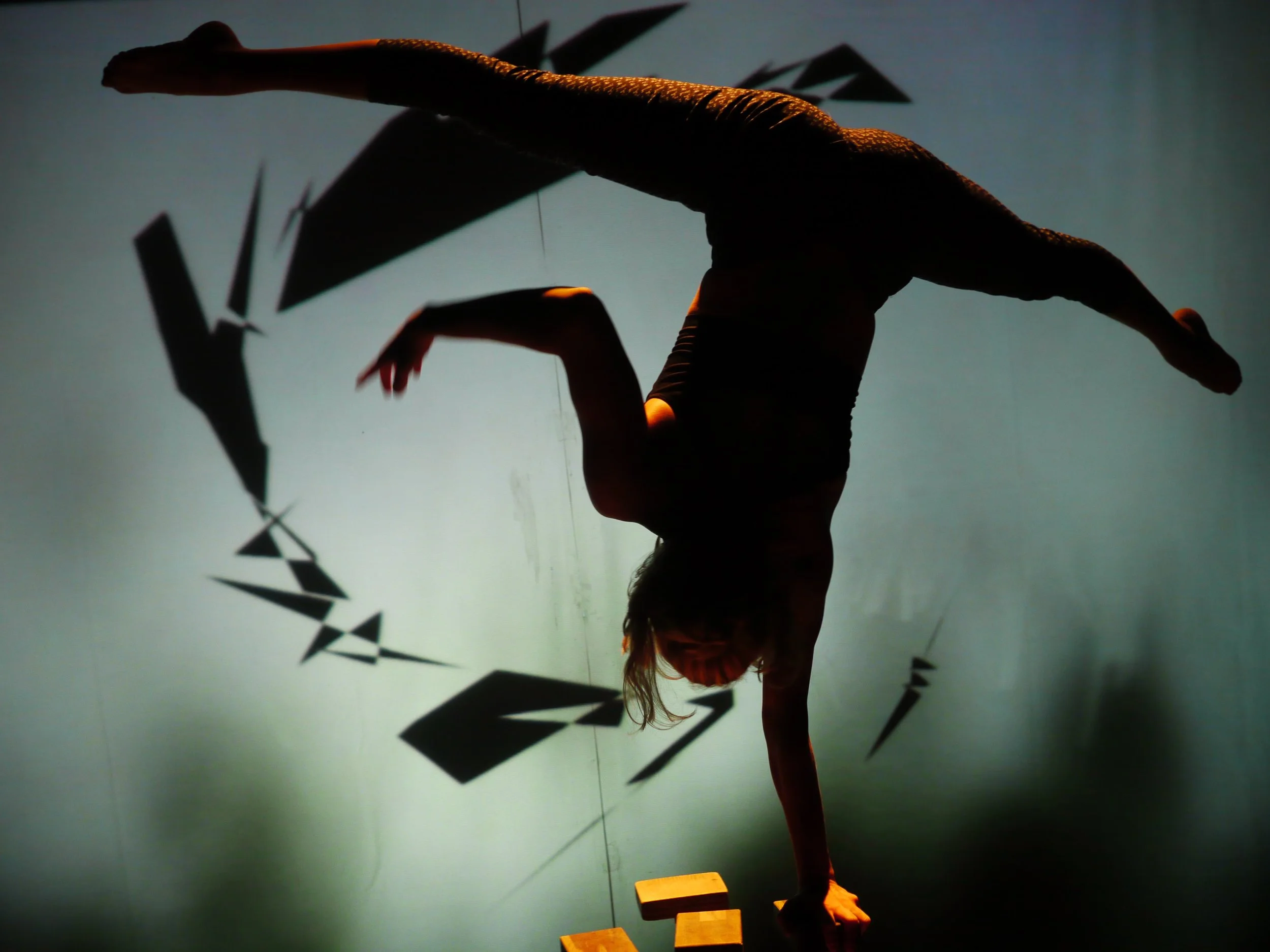 KID_X MHz Scenography.jpg
