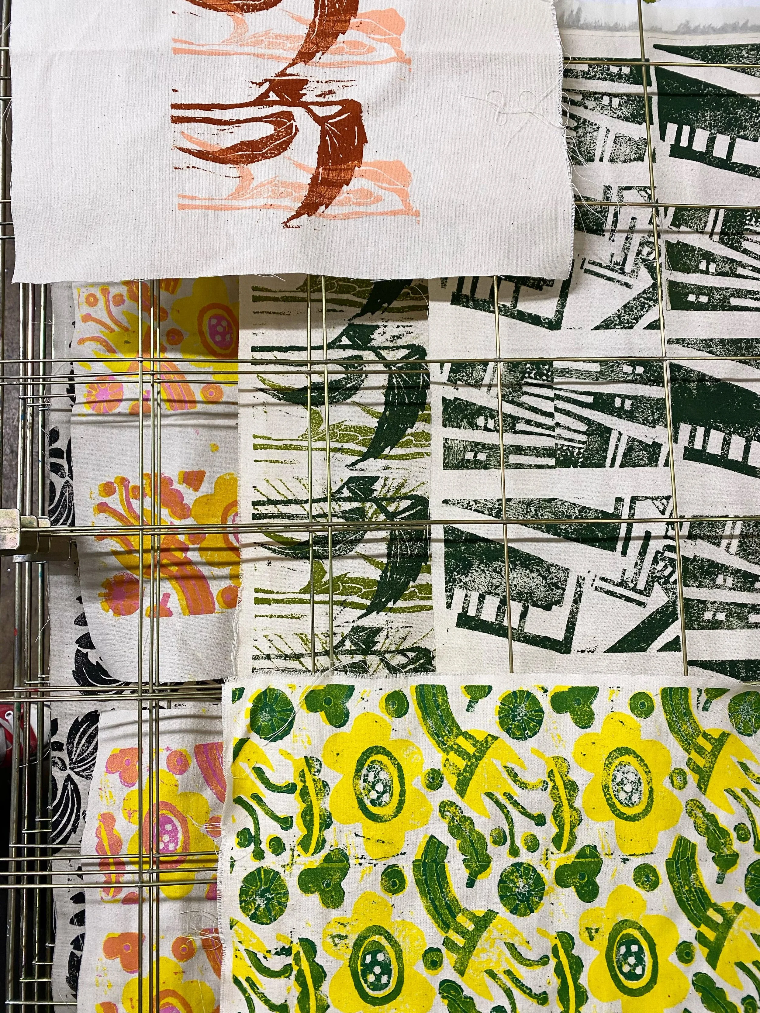 A drying rack filled with beautiful fabrics printed by students at my block printed textiles workshop @hotbedpress at the weekend.

A wonderful couple of days spent with a brilliant group 💛 Excited to show you more soon. 

#textiles #blockprintedfab