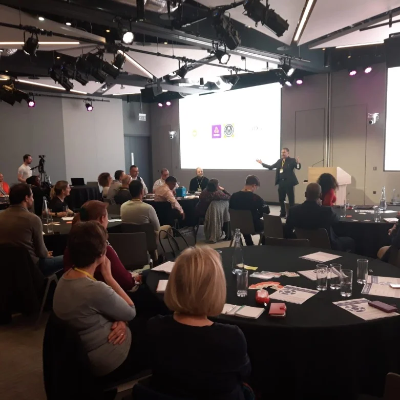 Tania+Diggory+presents+at+Thriving+Entrepreneurs+Conference+2019.jpg