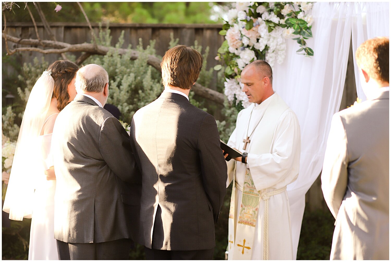 lubbock-wedding-photographer-texas-wedding-photographer-intimate-backyard-wedding_0030.jpg