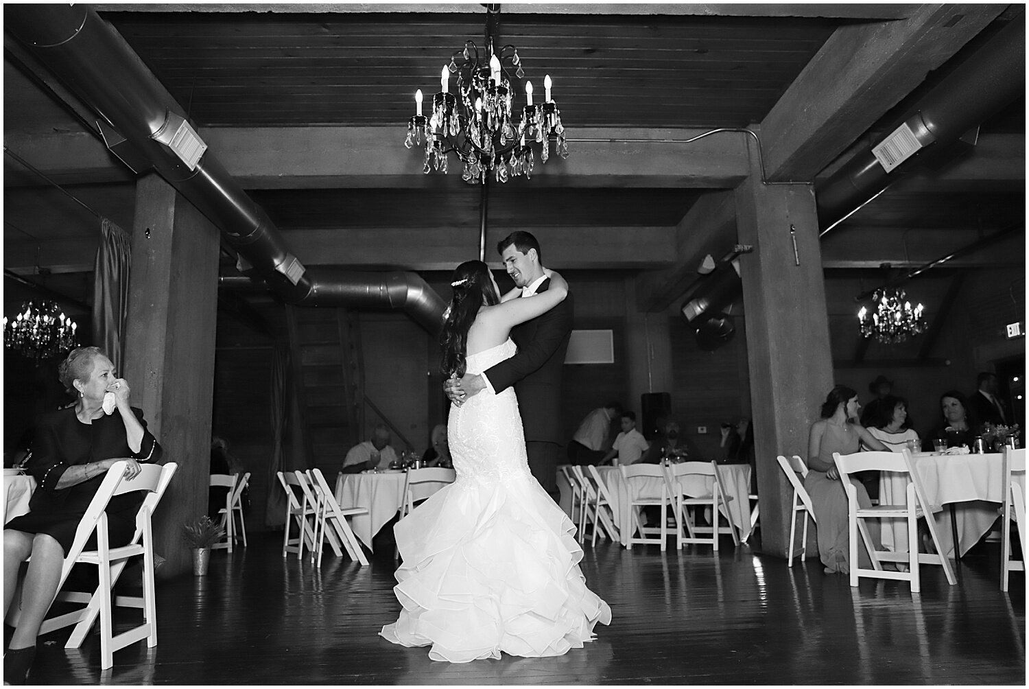 lubbock-wedding-photographer-west-texas-photographer-abilene-wedding-photographer-the-mill-wine-bar-winery-weddings-fall-weddings-abilene-engagement-photographer-lubbock-engagement-photographer_0062.jpg