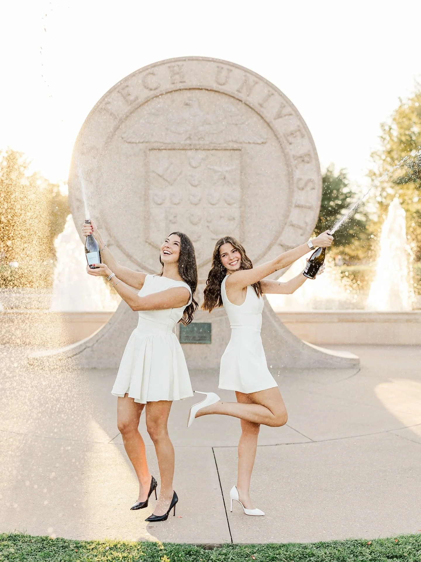 This is your sign to book a spring 2026 session with your bestie!!

DM to book your session! 

#lubbockphotographer #collegephotographer #texastechsenior #texastech #graduationseason #ttu26 #ttu27 #lubbockseniorphotographer #collegegrad