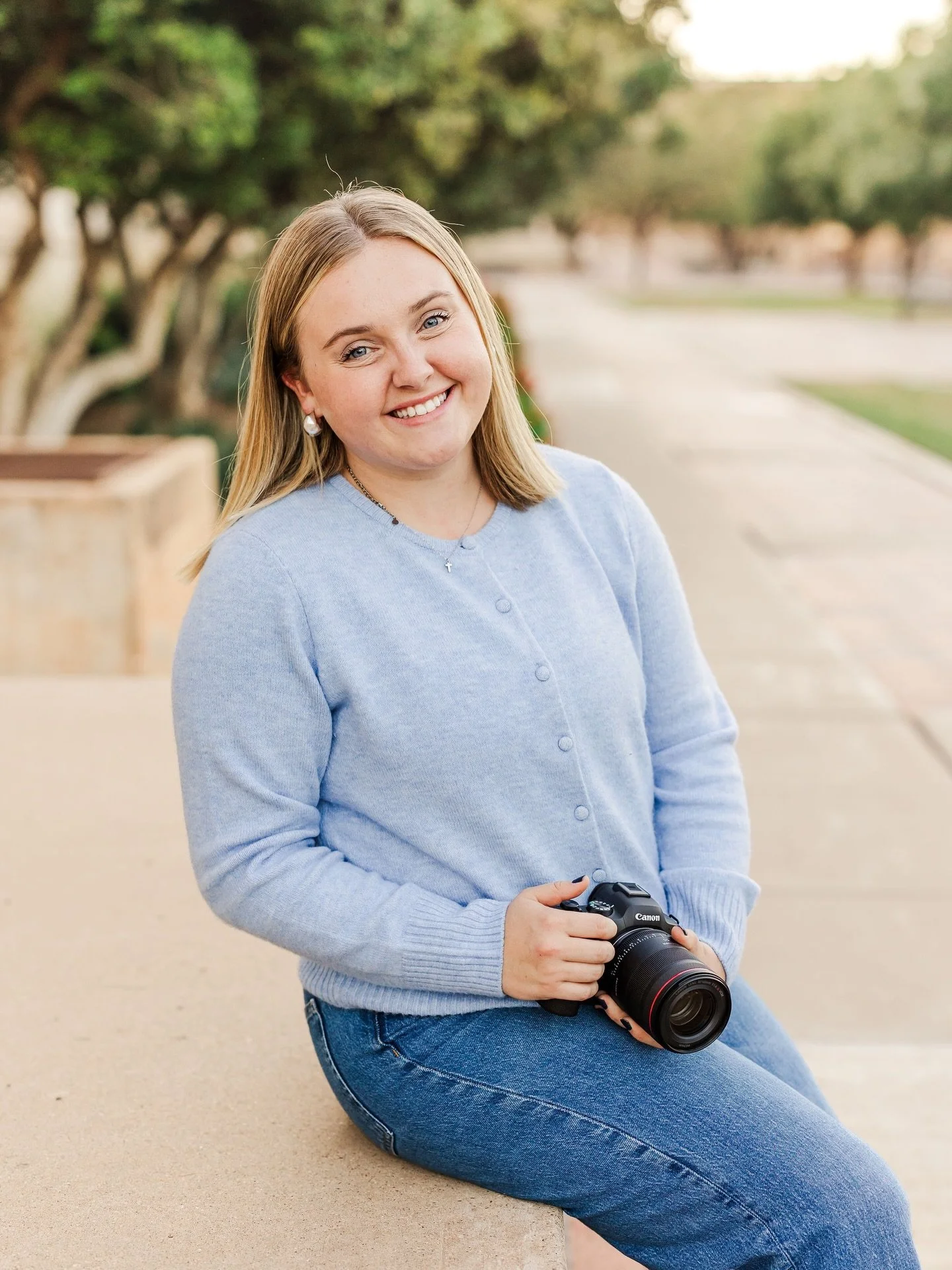 It&rsquo;s Allie&rsquo;s Birthday!!!!! 🎉 

You have the biggest heart and the sweetest spirit! I&rsquo;m so grateful for you and all the joy you bring to this team! 

Hope your day is as fun and bright as you are! Everyone give her some birthday lov