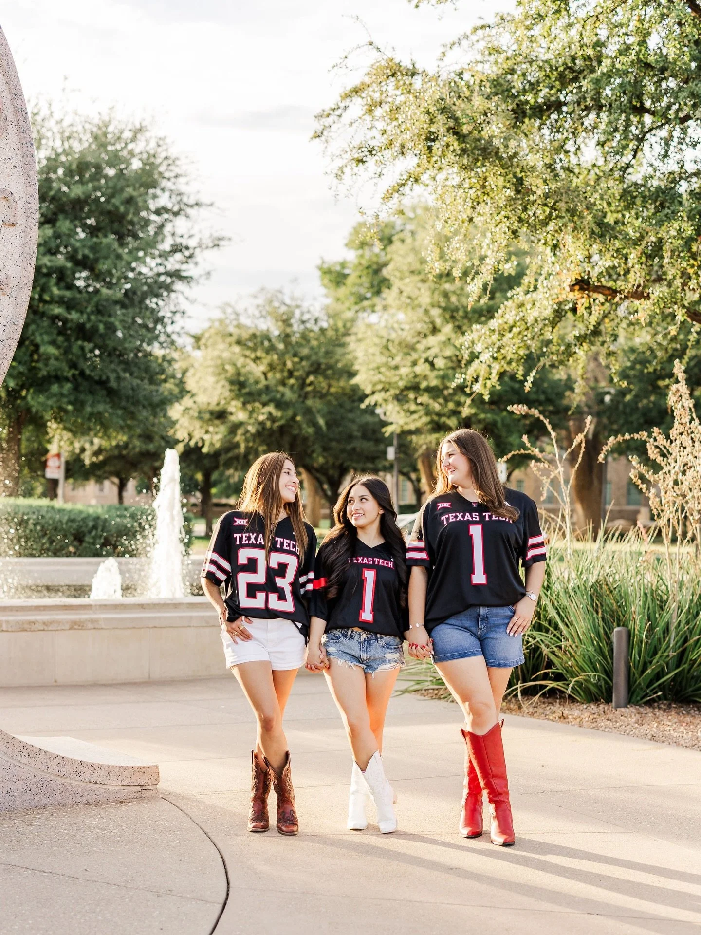 Friend sessions don&rsquo;t happen last minute, they happen with planning.  Booking your Texas Tech senior photos before spring break makes it easier to line up schedules, coordinate outfits, and actually enjoy the experience together. 

These end up