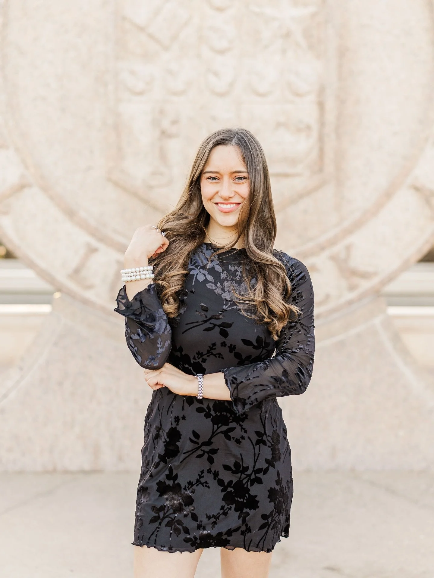 Kicking off the week is Giselle&rsquo;s grad session!! So many amazing outfits and the tulips!! 🌷 

JMP Associate Photographer: @allieanna.durrett