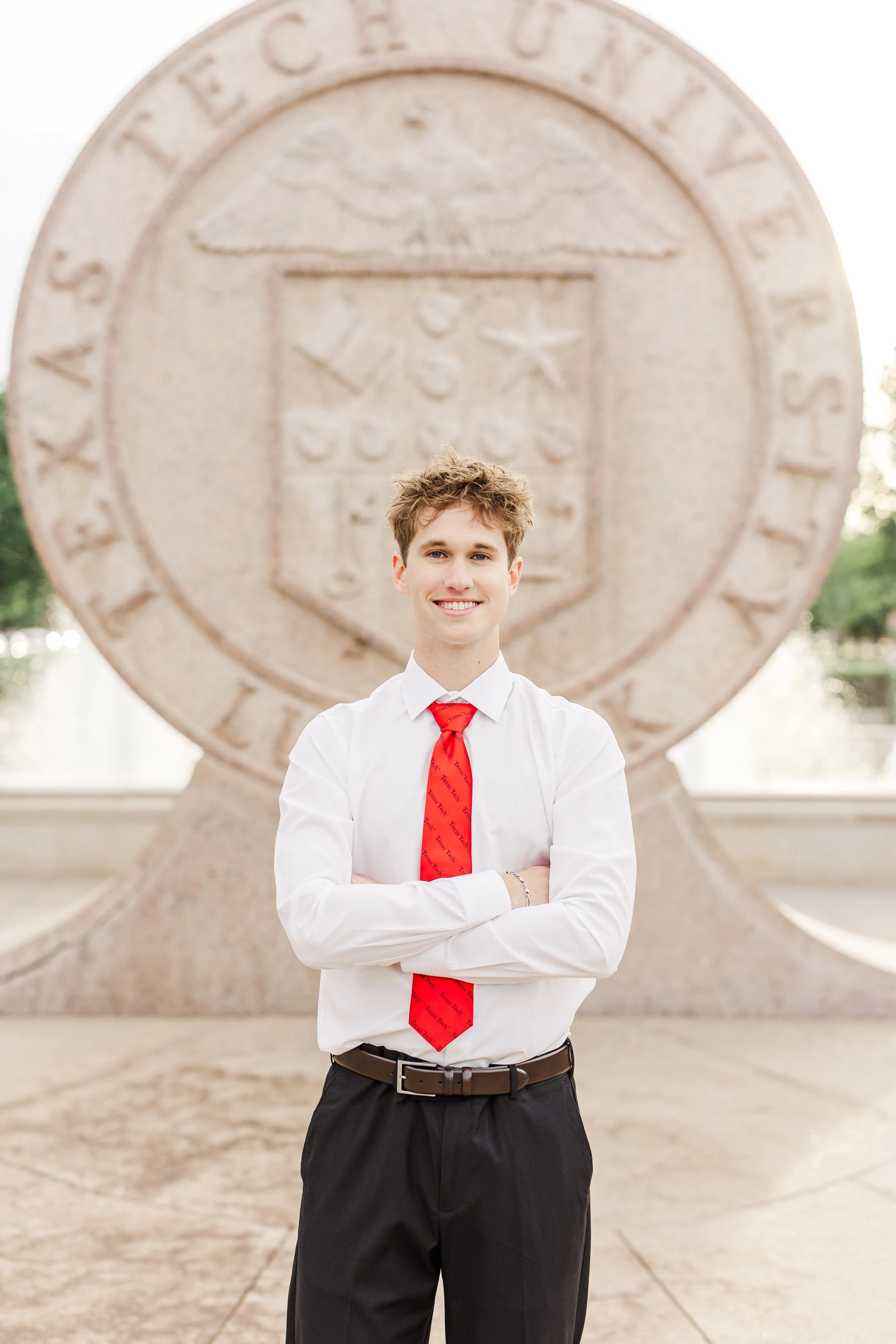 lubbock-senior-guy-texas-tech-grad-senior-pictures-rawls_0012.jpg