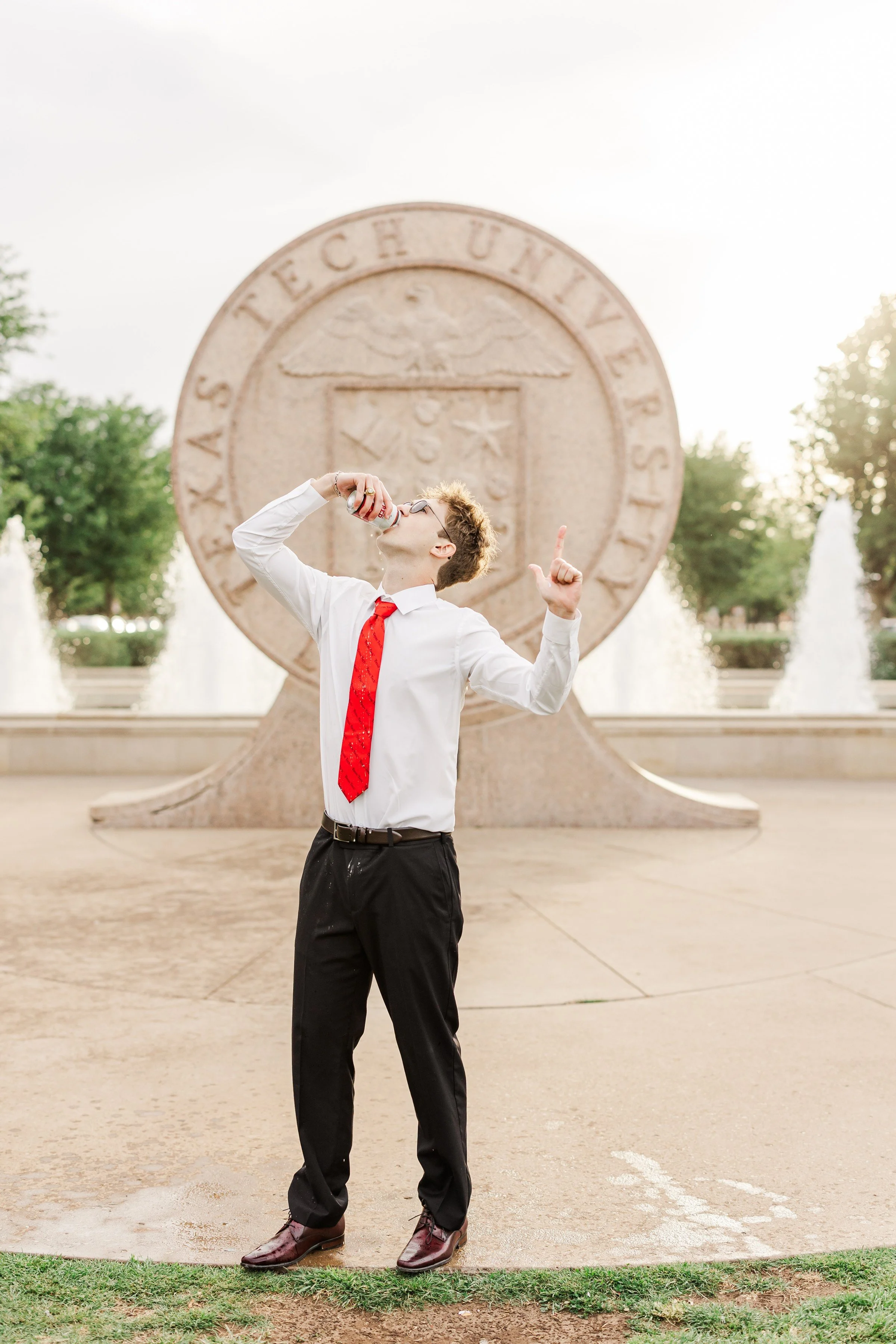 lubbock-senior-guy-texas-tech-grad-senior-pictures-rawls_0015.jpg