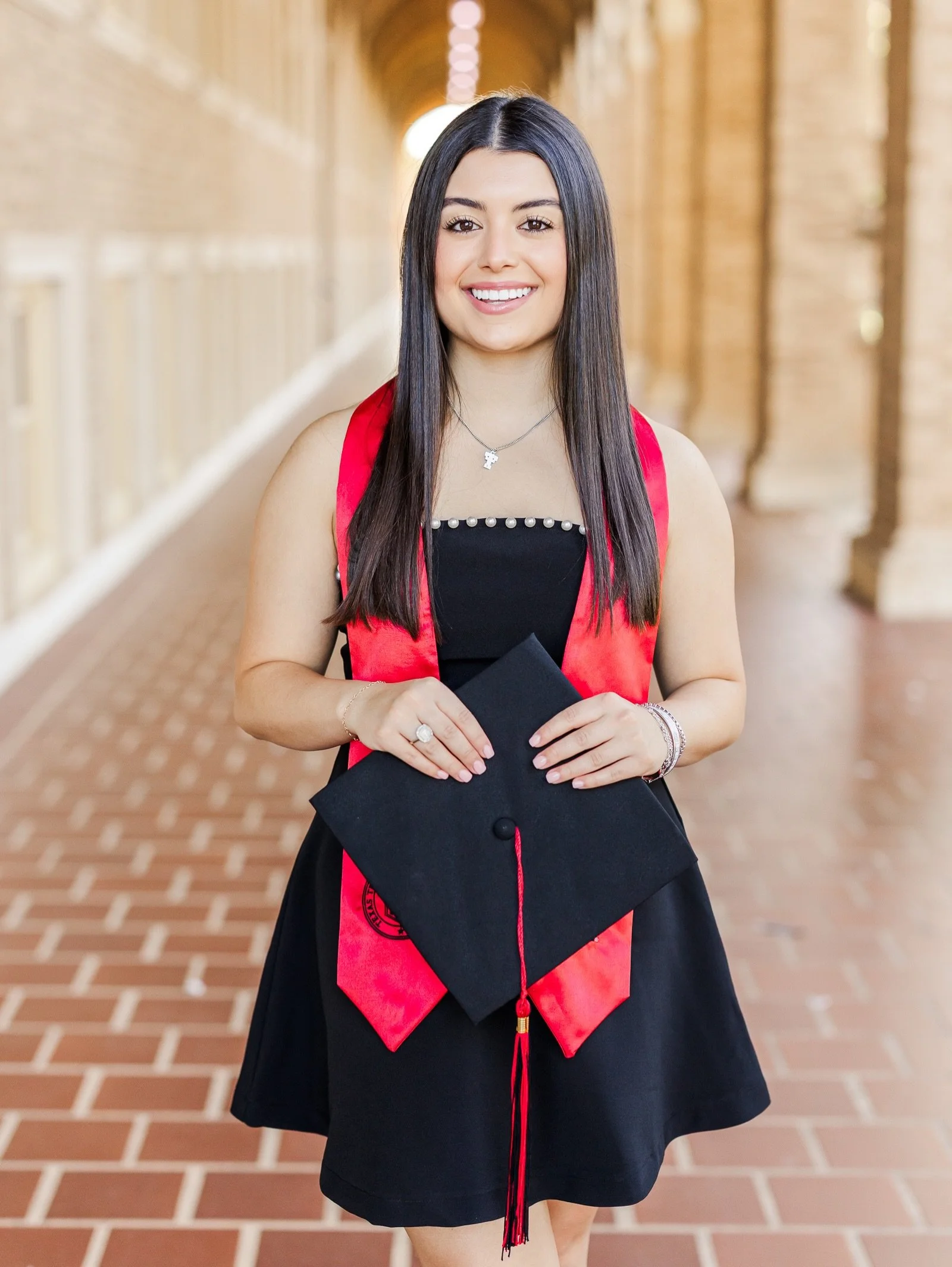Are senior photos still on your to-do list&hellip;.consider this your sign to check them off before November. 

Here is why: 

Campus is still in full bloom- flowers, greenery, and campus is still pretty before winter rolls in 

The weather is actual