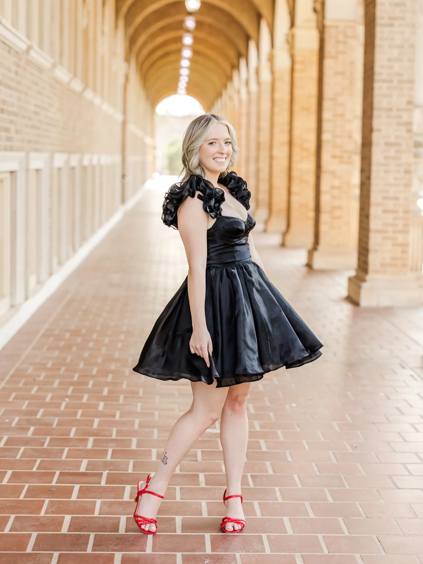 If you&rsquo;ve been thinking about grad photos but keep putting them off&hellip; this is your sign to get them on the calendar. 

Fall sessions are still happening, and Allie and I have a few more dates available. 

You get the pretty campus scenery