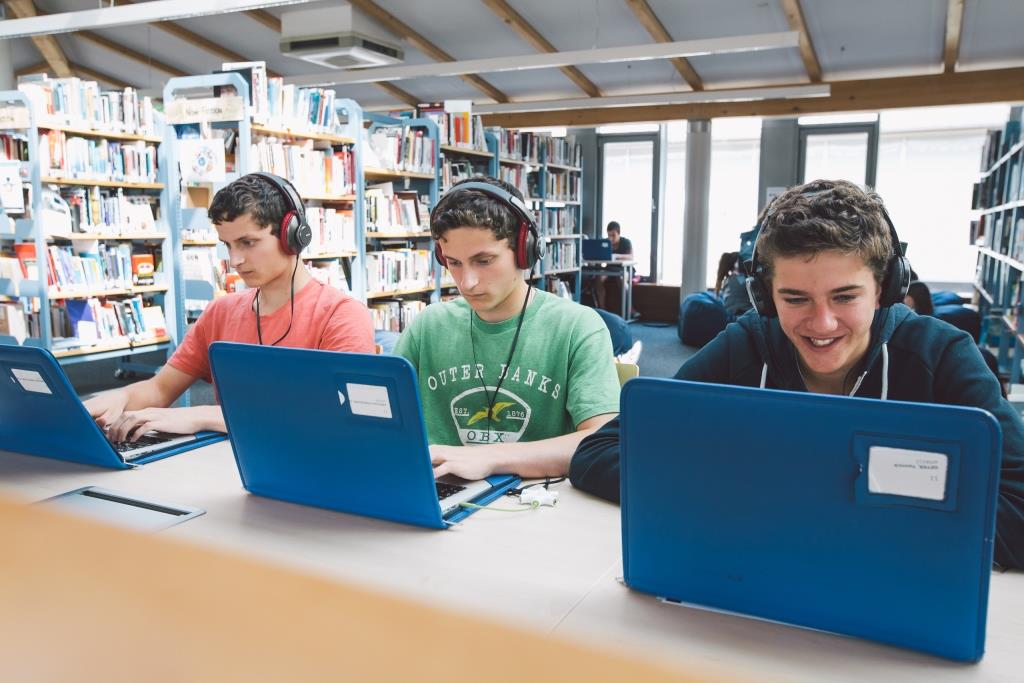 Sec library_ST_sept15-bis-school-1645_doc.jpg