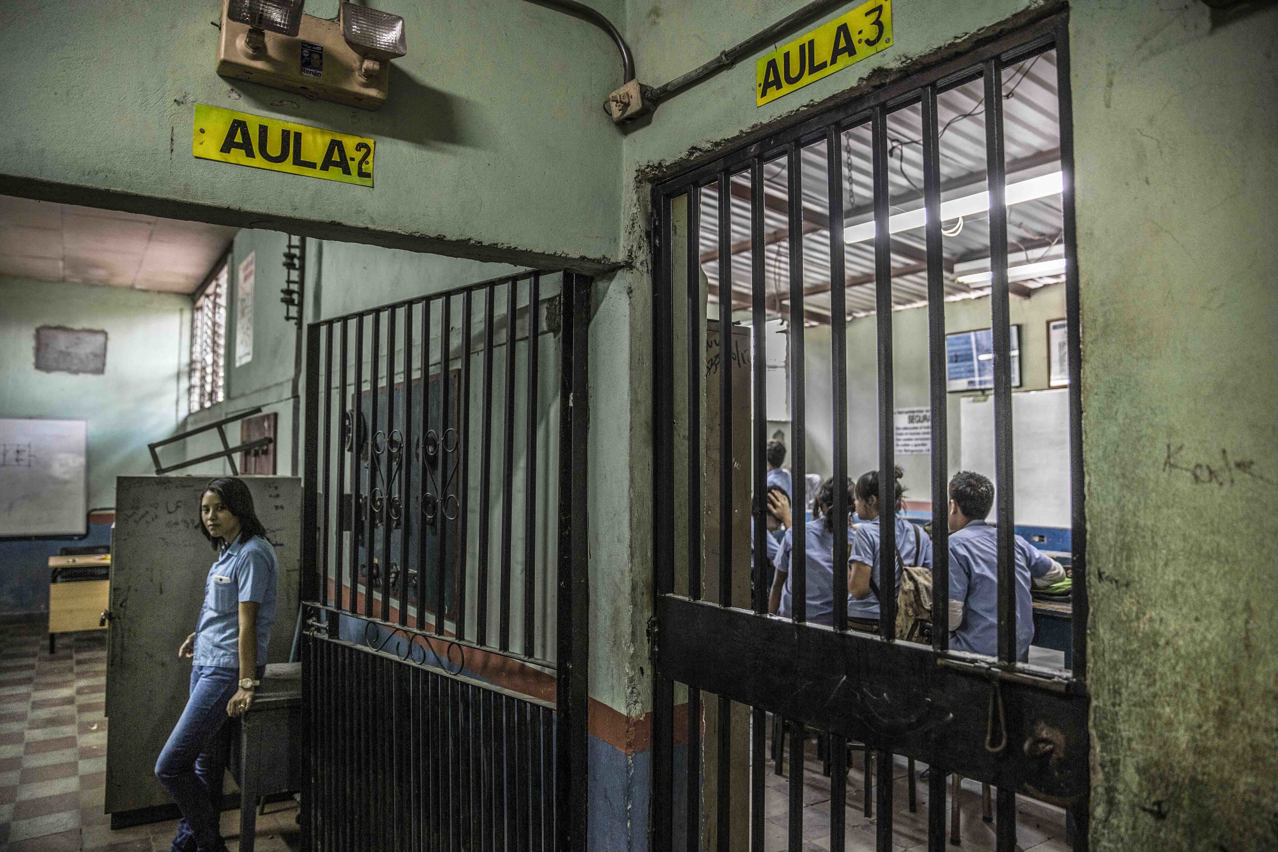 The gates as classroom doors in a vocational school of the capital Tegucigalpa. This neighborhood under the control of the 18 Street Gang (M-18). The M-18, it is also known as the army of the children, because of the age of the members, which are of