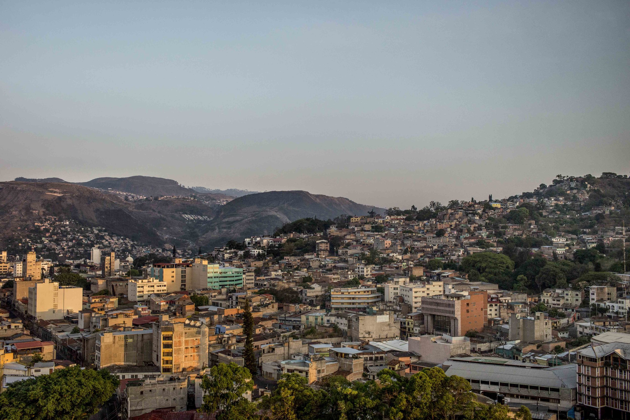  Tegucigalpa at dawn, capital of Honduras.&nbsp; Youngsters tend to leave the countryside areas, a hotbed of violent con ict over land,&nbsp;to pour into big the two major cities of Honduras, Tegucigalpa and San Pedro Sula,&nbsp;where they find no jo