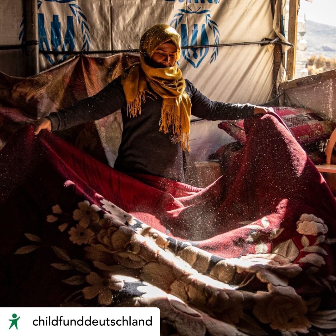 As the Syrian Civil War marks its 10th anniversary, in collaboration with @weworld.onlus we are going to tell the stories of women, lending a voice and face to those who have been left behind with nothing.
Together we have visited the informal camps 