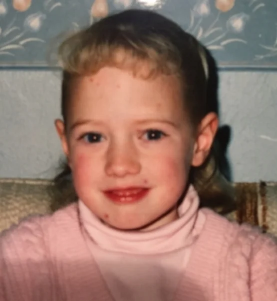 Little Haely givng zero Fs about her chicken pox and “the hairstyle” Get it girl!!