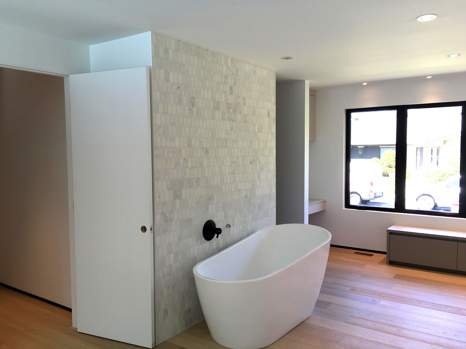 renovation salle de bain ceramique marbre bois bain autoportant GCT.jpg