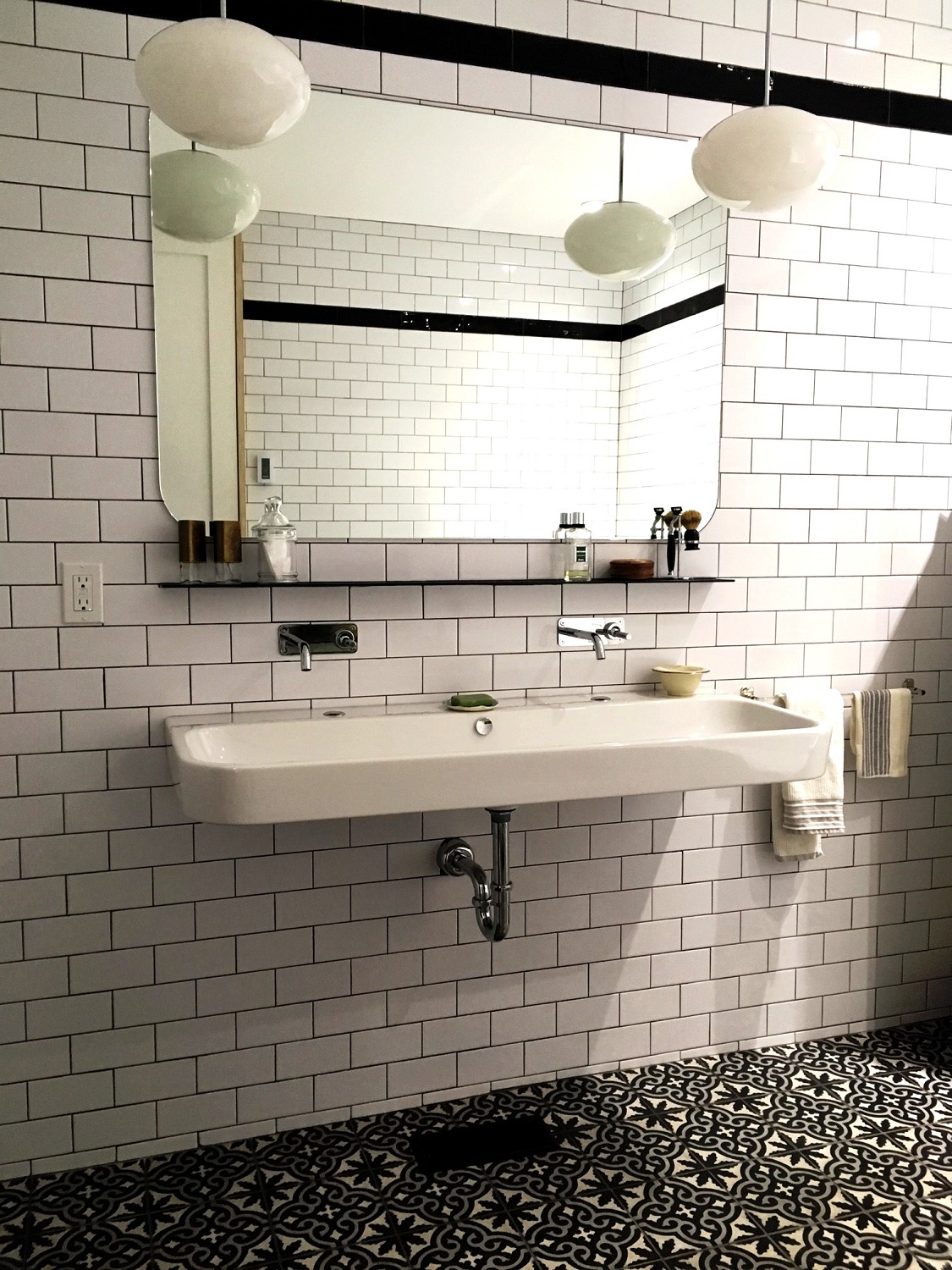 renovation salle de bain lavabo miroir luminaire céramique GCT.JPG