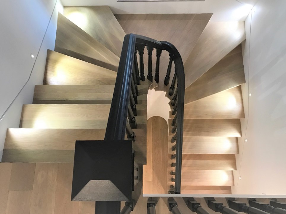 escalier, carré, bois, led, noir, GCT.jpg