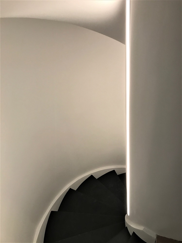 escalier, rond, led, noir, GCT.jpg