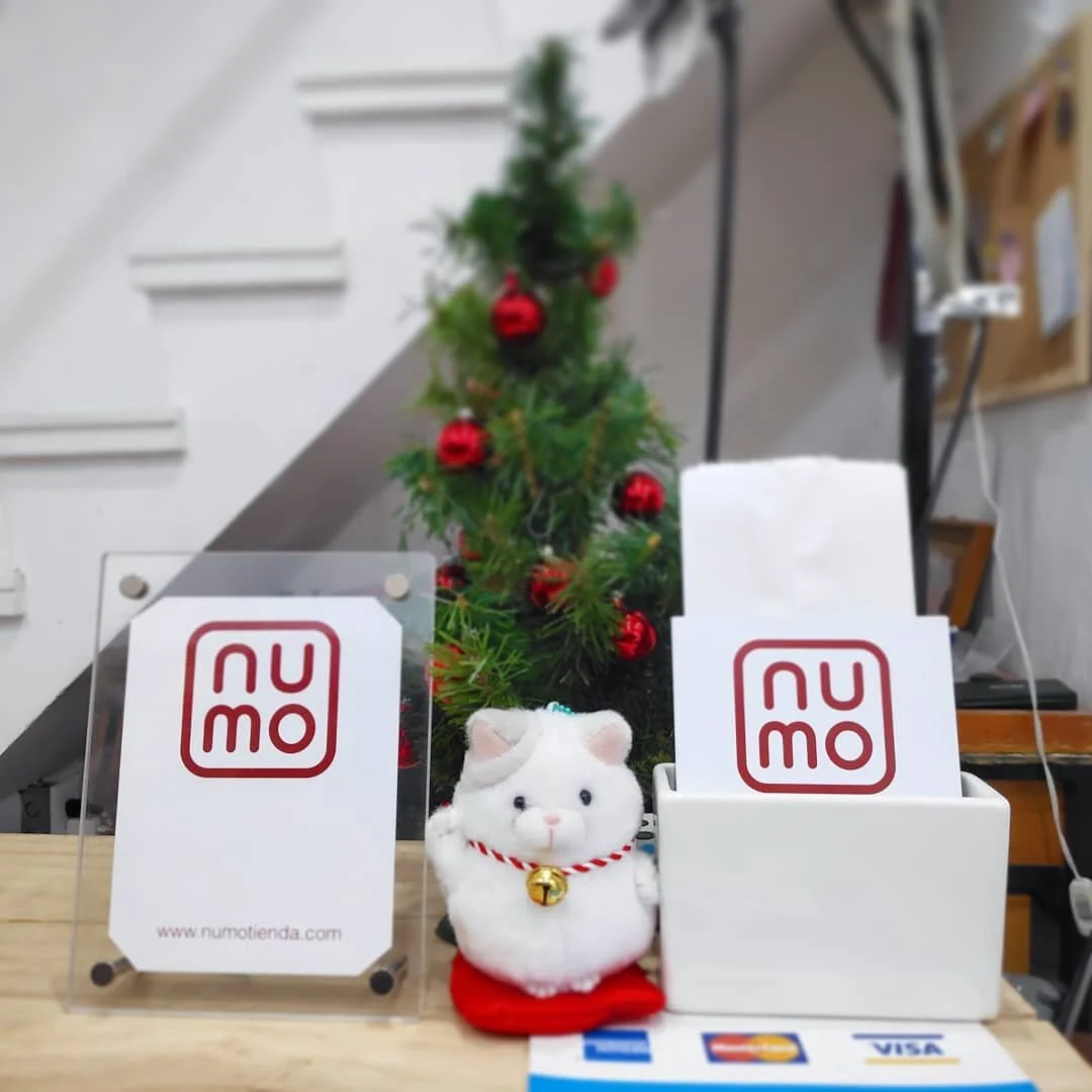 Empezando diciembre 🐱🎄🎁
Los esperamos en &Aacute;lvaro Obreg&oacute;n #130 local 8 con los mejores y m&aacute;s originales regalos hechos en mexico.
.
.
.
.
#regalosoriginales #regalos🎁 #navidad #findea&ntilde;o #mexico #numo #numotienda #hechoen