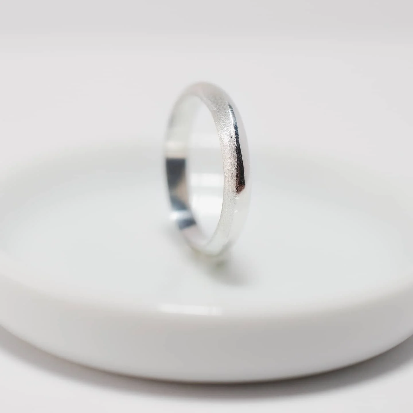 A&uacute;n sin nombre.
Ahora en plata ☄️
.
El anillo del que platicaba en el post anterior qued&oacute; listo y entregado.
.
Cuando ya tienes una idea de algo es m&aacute;s f&aacute;cil crear que cuando partes de cero... O por lo menos eso me pasa a 