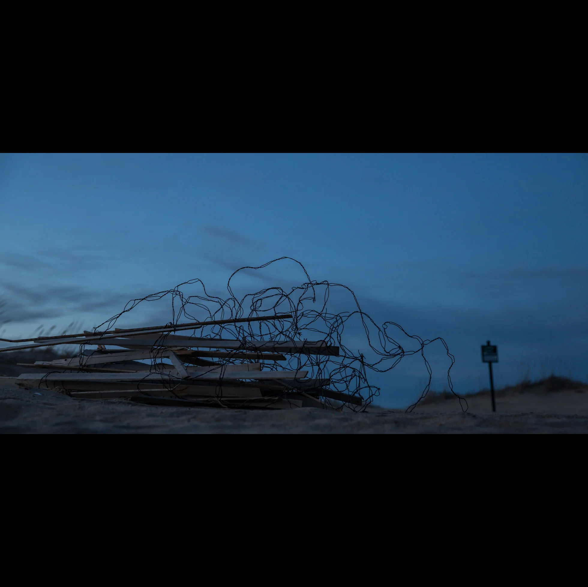 4.16 BLUE HOUR TANGLE
