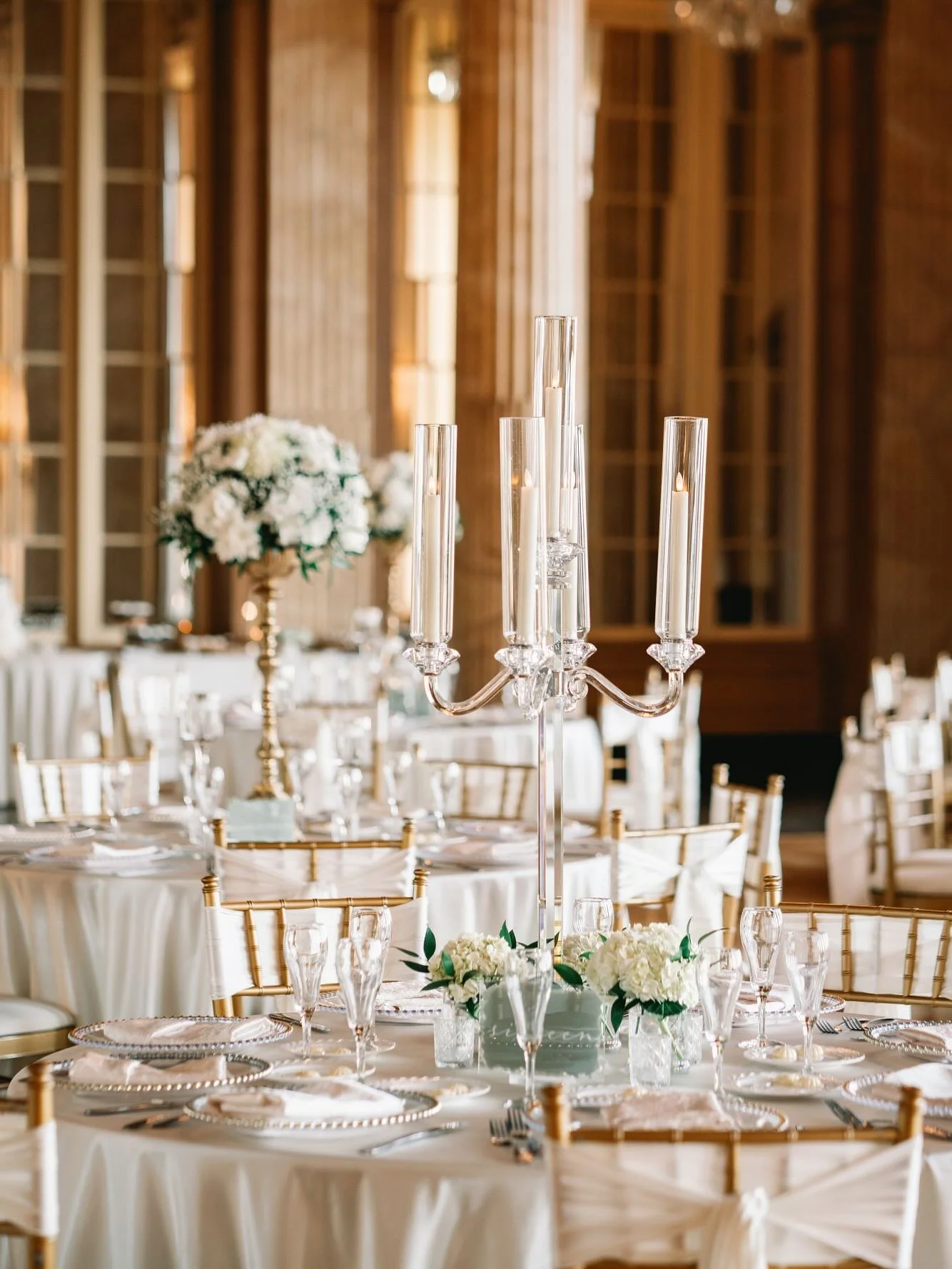 Classic Details 💫💫🤍🤍🤍⭐️⭐️
.
.
.
Photography @tom_studios_photography