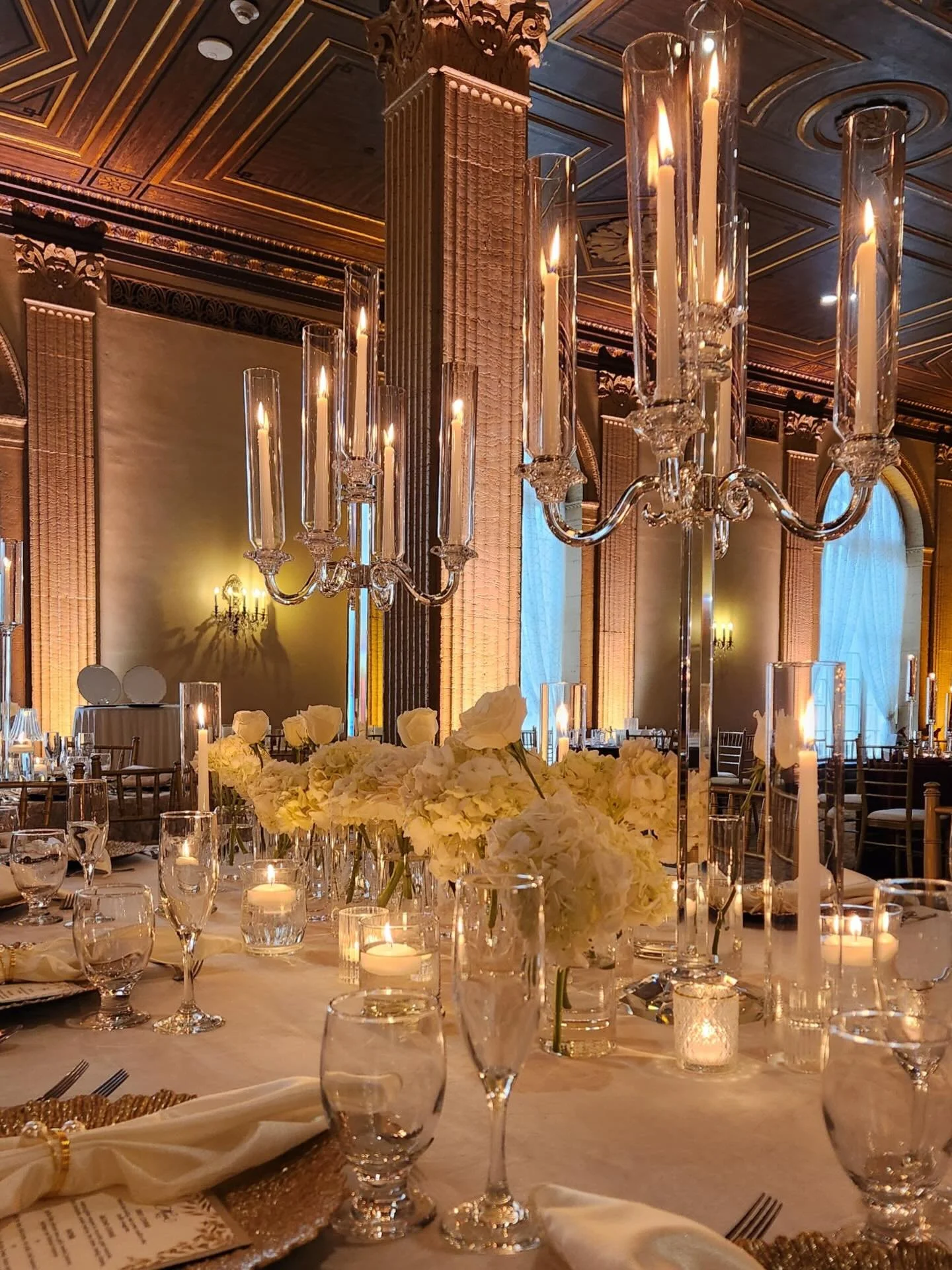 🤍🤍🤍
.
.
.
Table Design and Decor @lizschaircoverrentals 
Venue @hotelsyracuseweddings 
Uplighting @blacktiedjs 
Floral @amkfloral