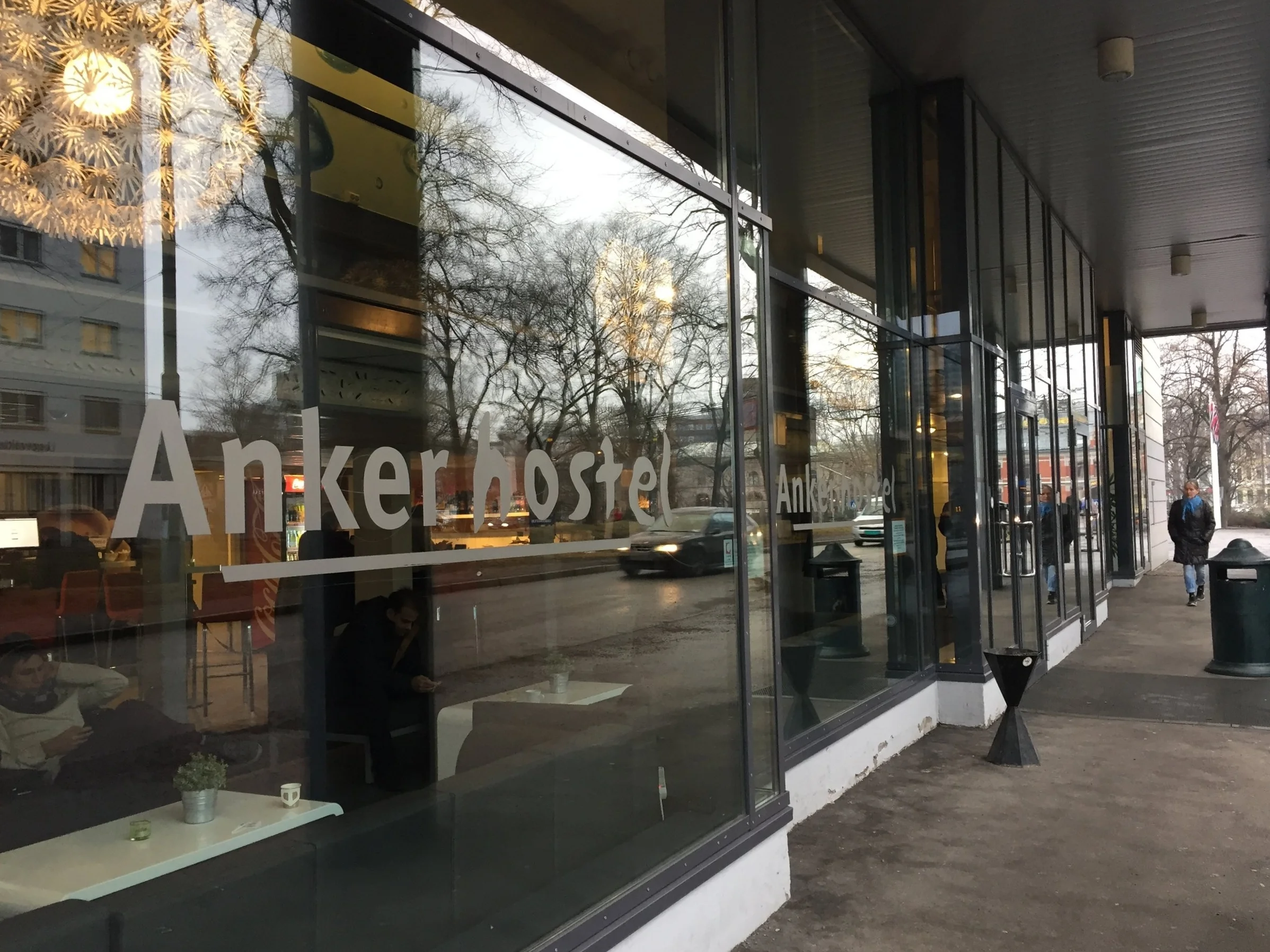 anker_hostel_windows.jpg