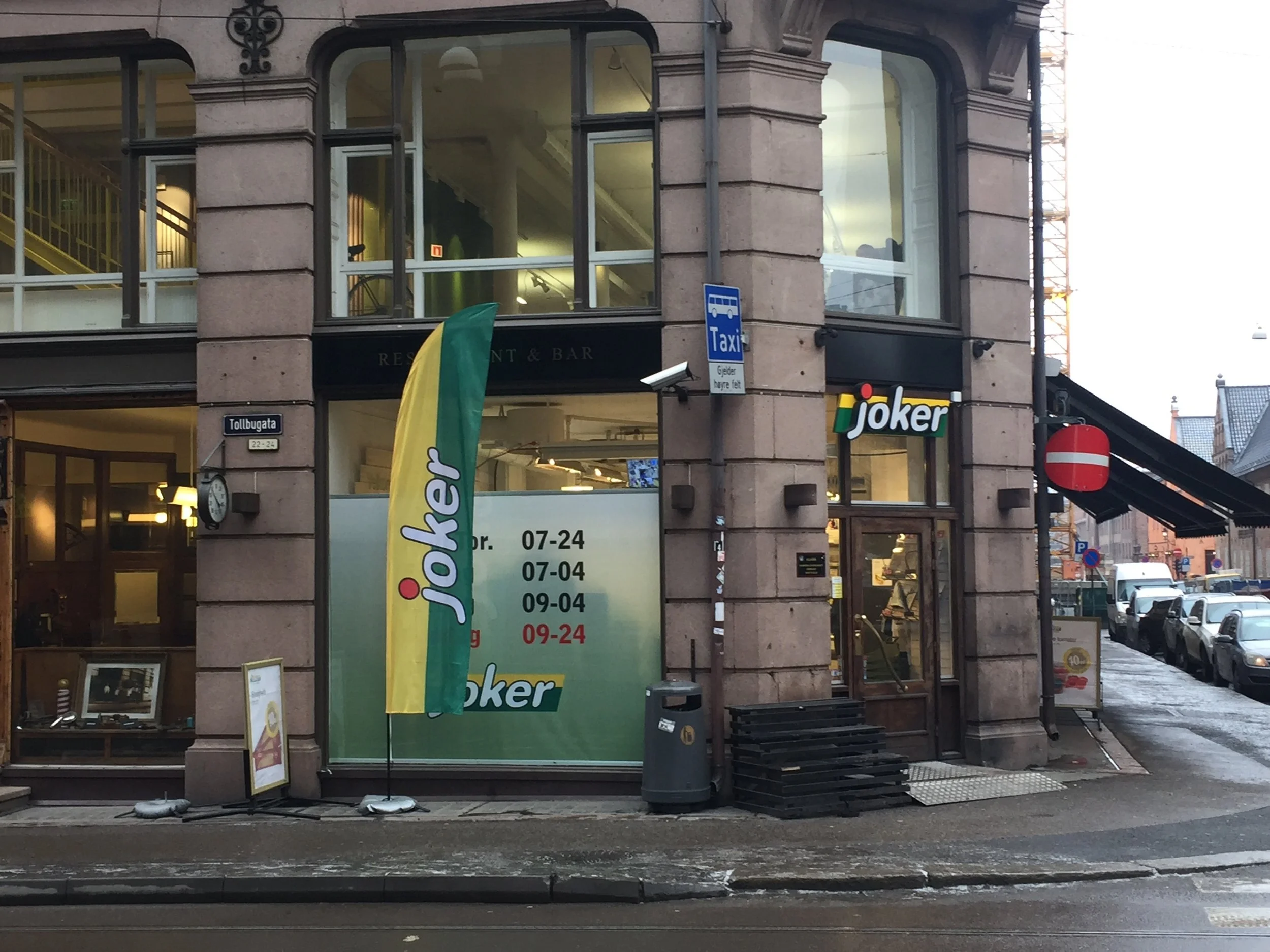 Joker, Tollbugata. A typical Sunday-open store.